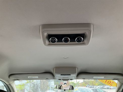 Used 2015 Dodge Grand Caravan SXT image 18