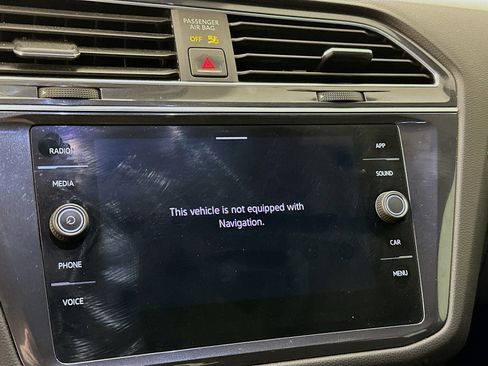 Used 2023 Volkswagen Tiguan SE R-Line image 22