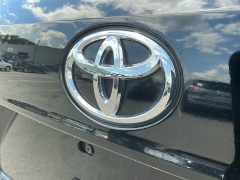 Used 2023 Toyota Highlander XLE FWD image 16