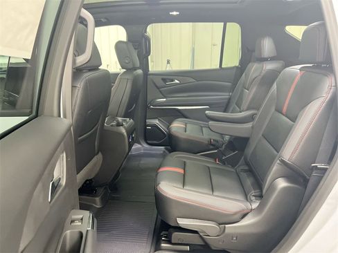 New 2026 Chevrolet Traverse RS w/ LPO, Floor Liner Package image 24