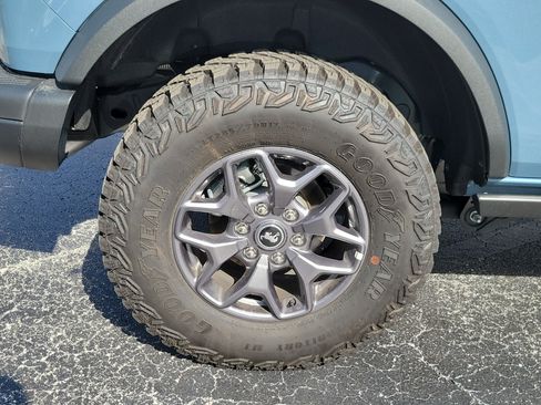 Used 2025 Ford Bronco Badlands AWD/4WD image 7