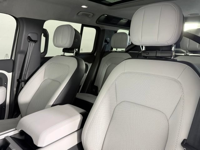 New 2026 Land Rover Defender 110 V8 AWD/4WD image 6