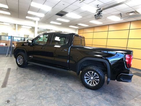 Used 2022 GMC Sierra 1500 AT4 w/ AT4 Premium Package AWD/4WD image 5