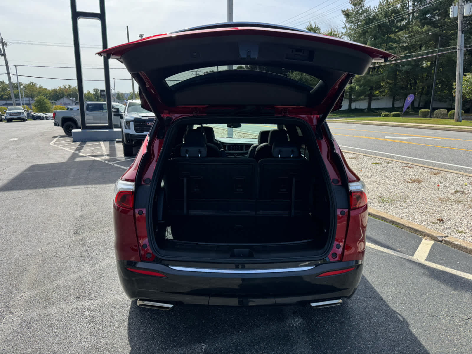 Used 2023 Buick Enclave Essence w/ Experience Buick Package AWD/4WD image 5