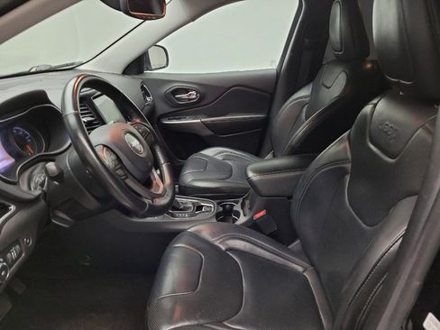 Used 2019 Jeep Cherokee Limited w/ Luxury Group image 17