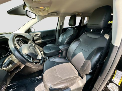Used 2019 Jeep Compass Limited AWD/4WD image 13
