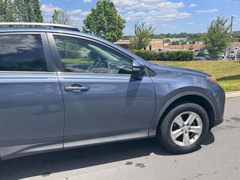 Used 2013 Toyota RAV4 XLE AWD/4WD image 31