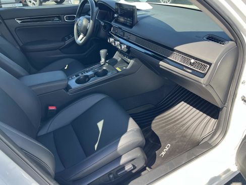 Certified 2024 Honda Civic Touring image 31