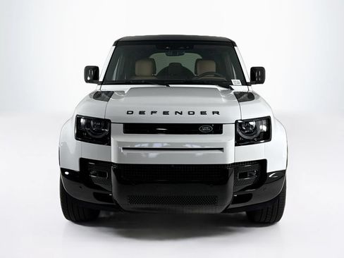 Used 2025 Land Rover Defender 110 X-Dynamic SE AWD/4WD image 8