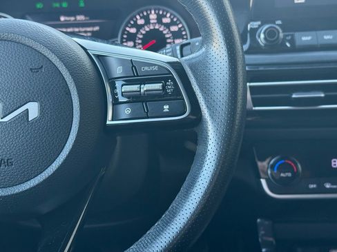 Used 2022 Kia Seltos SX image 11