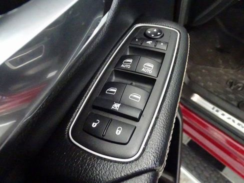 Used 2022 RAM 1500 Laramie image 10