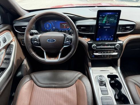 Used 2021 Ford Explorer King Ranch w/ Premium Technology Package RWD image 14