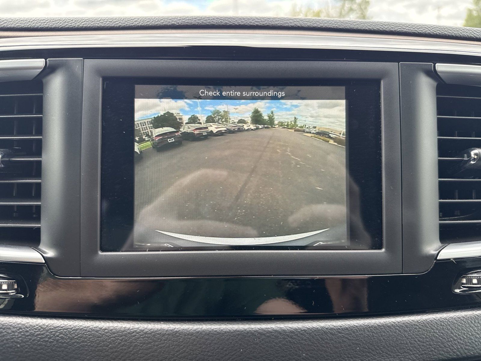 Used 2021 Chrysler Voyager LX FWD image 18