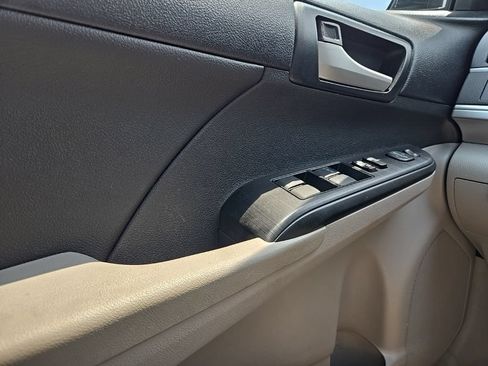 Used 2013 Toyota Camry LE FWD image 20