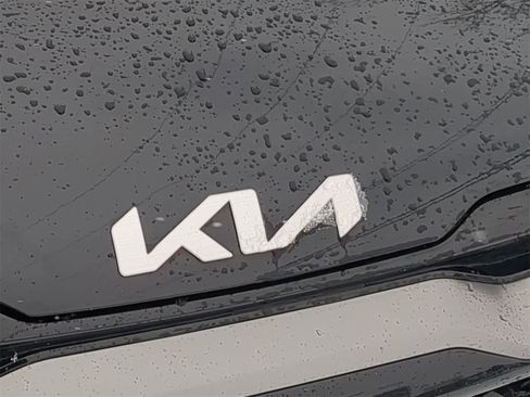 Used 2023 Kia Sportage X-Line w/ X-Line Premium Package image 12