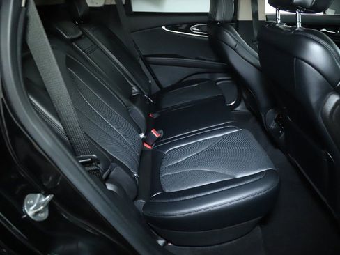 Used 2023 Lincoln Nautilus Reserve w/ Luxury Package image 34