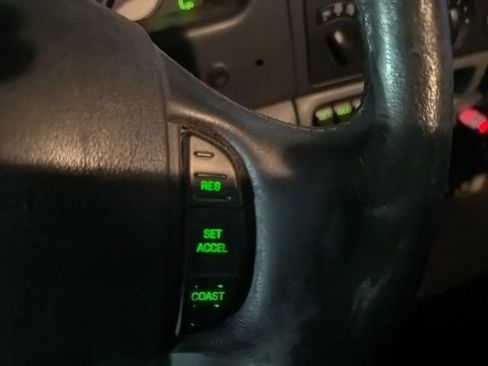 Used 2006 Ford F250 XLT image 9