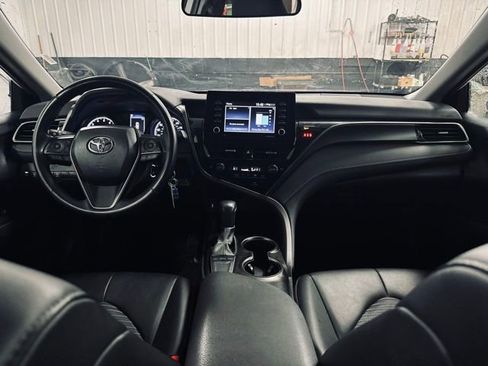 Used 2024 Toyota Camry SE image 18