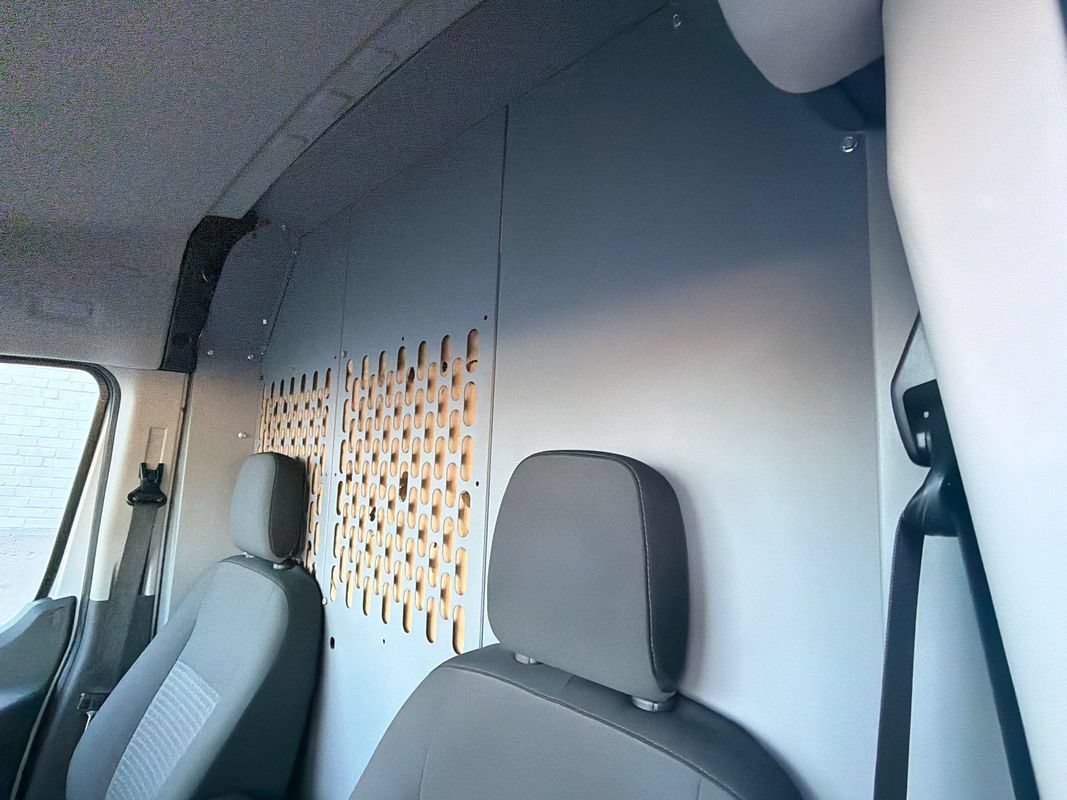 Used 2022 Ford Transit 250 Medium Roof RWD image 7