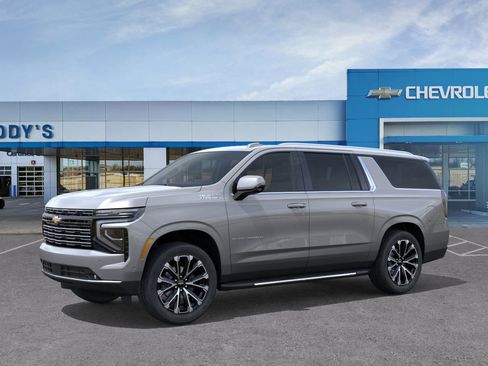 New 2026 Chevrolet Suburban High Country image 2