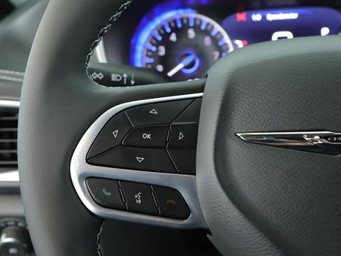 New 2026 Chrysler Pacifica Select image 10