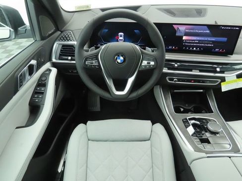 New 2026 BMW X5 sDrive40i image 10