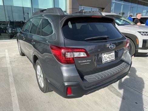 Used 2018 Subaru Outback 2.5i Premium image 7