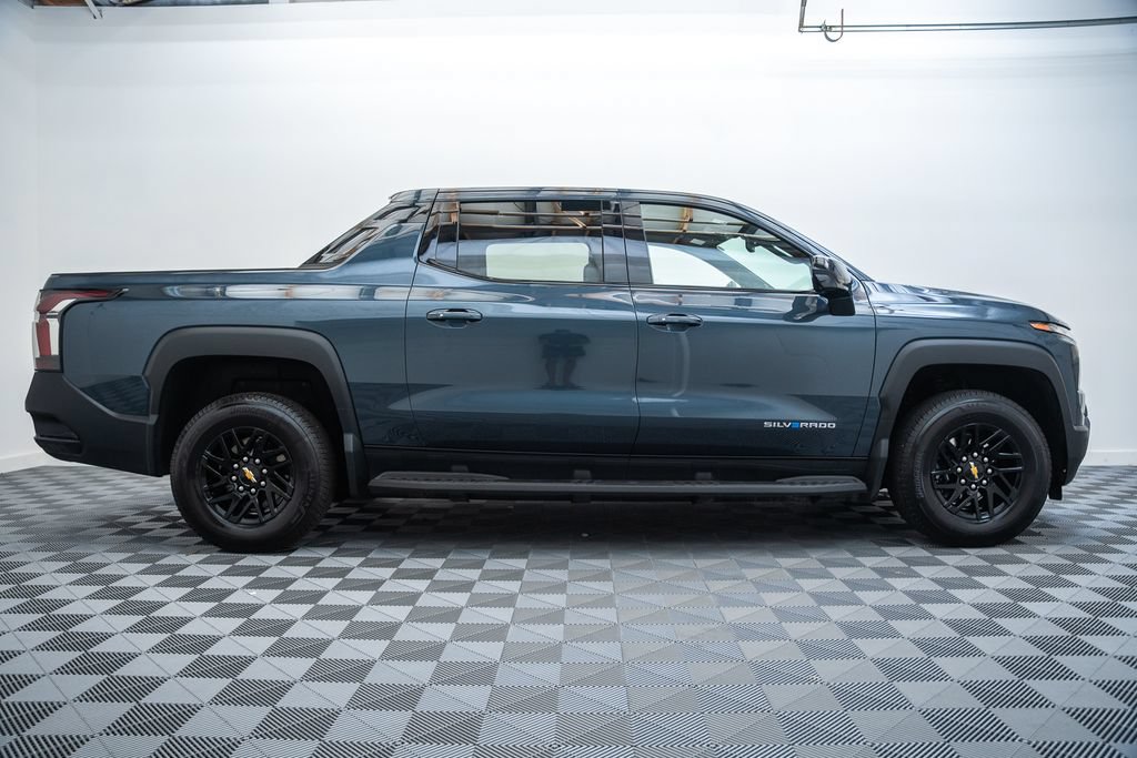 Used 2026 Chevrolet Silverado EV LT AWD/4WD image 4