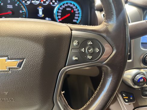 Used 2019 Chevrolet Suburban Premier AWD/4WD image 35