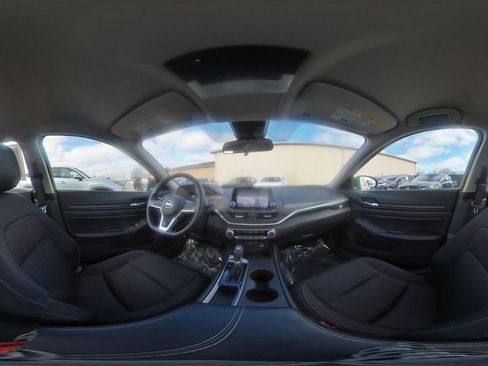 Used 2025 Nissan Altima 2.5 SV image 42