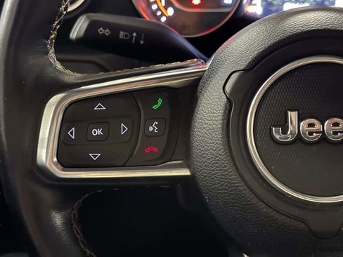 Used 2021 Jeep Wrangler Unlimited Sahara AWD/4WD image 19