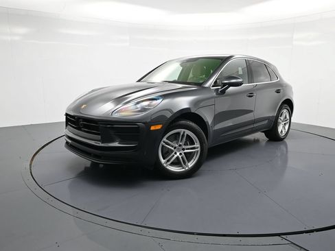 Used 2026 Porsche Macan AWD/4WD image 28