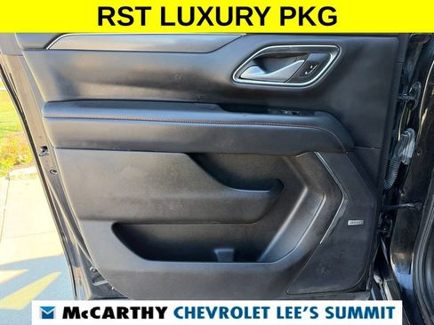 Used 2022 Chevrolet Suburban RST w/ Luxury Package AWD/4WD image 42