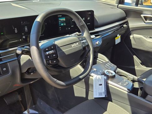 New 2026 Kia Sportage LX image 17