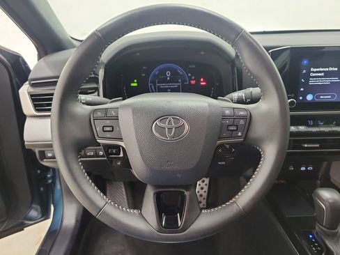 Used 2025 Toyota Camry SE w/ Convenience Package image 22