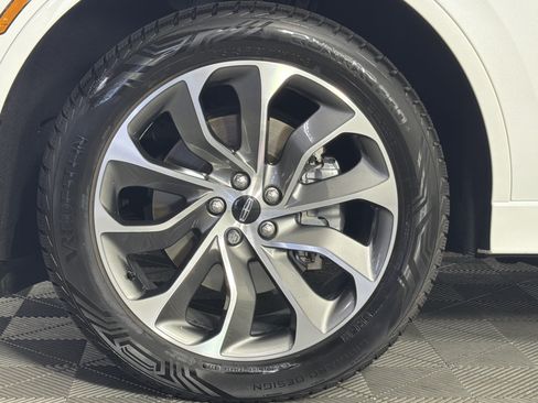 Used 2020 Lincoln Aviator Grand Touring w/ Elements Package Plus AWD/4WD image 5