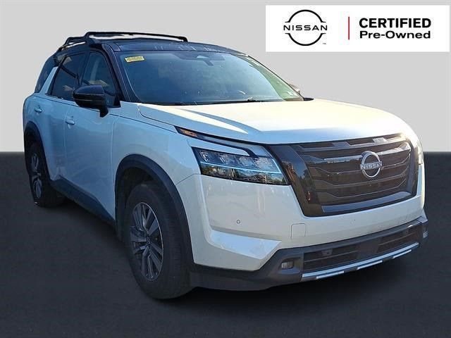 Certified 2024 Nissan Pathfinder SL w/ Black Appearance Package AWD/4WD image 1