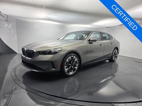 Certified 2024 BMW i5 eDrive40i w/ M Sport Package RWD image 8