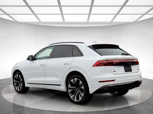 Used 2025 Audi Q8 Prestige w/ Prestige Package image 6