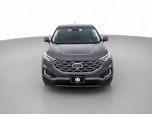 Used 2019 Ford Edge Titanium w/ Equipment Group 301A AWD/4WD image 2