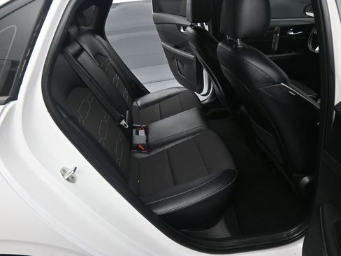 Used 2023 Kia Forte GT-Line w/ GT-Line Technology Package image 2