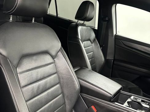 Used 2024 Volkswagen Atlas Cross Sport SEL R-Line AWD/4WD image 38