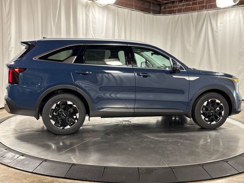 New 2026 Kia Sorento S w/ S Panoramic Sunroof Package FWD image 9