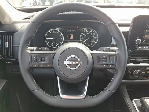 New 2025 Nissan Pathfinder SV w/ Black Appearance Package image 11