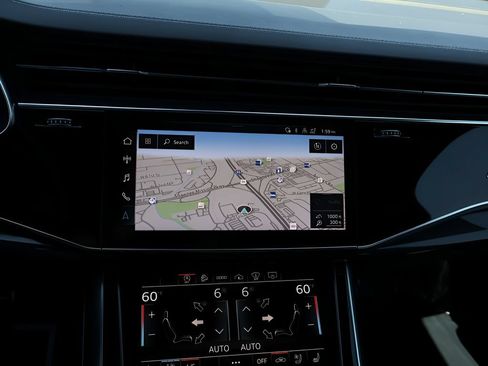 Used 2022 Audi SQ7 Prestige AWD/4WD image 21