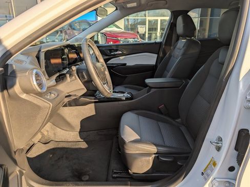 Used 2024 Chevrolet Trax LT w/ Driver Confidence Package image 10