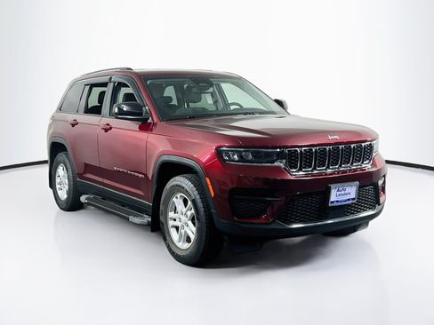 Used 2023 Jeep Grand Cherokee Laredo w/ Luxury Tech Group I AWD/4WD image 3