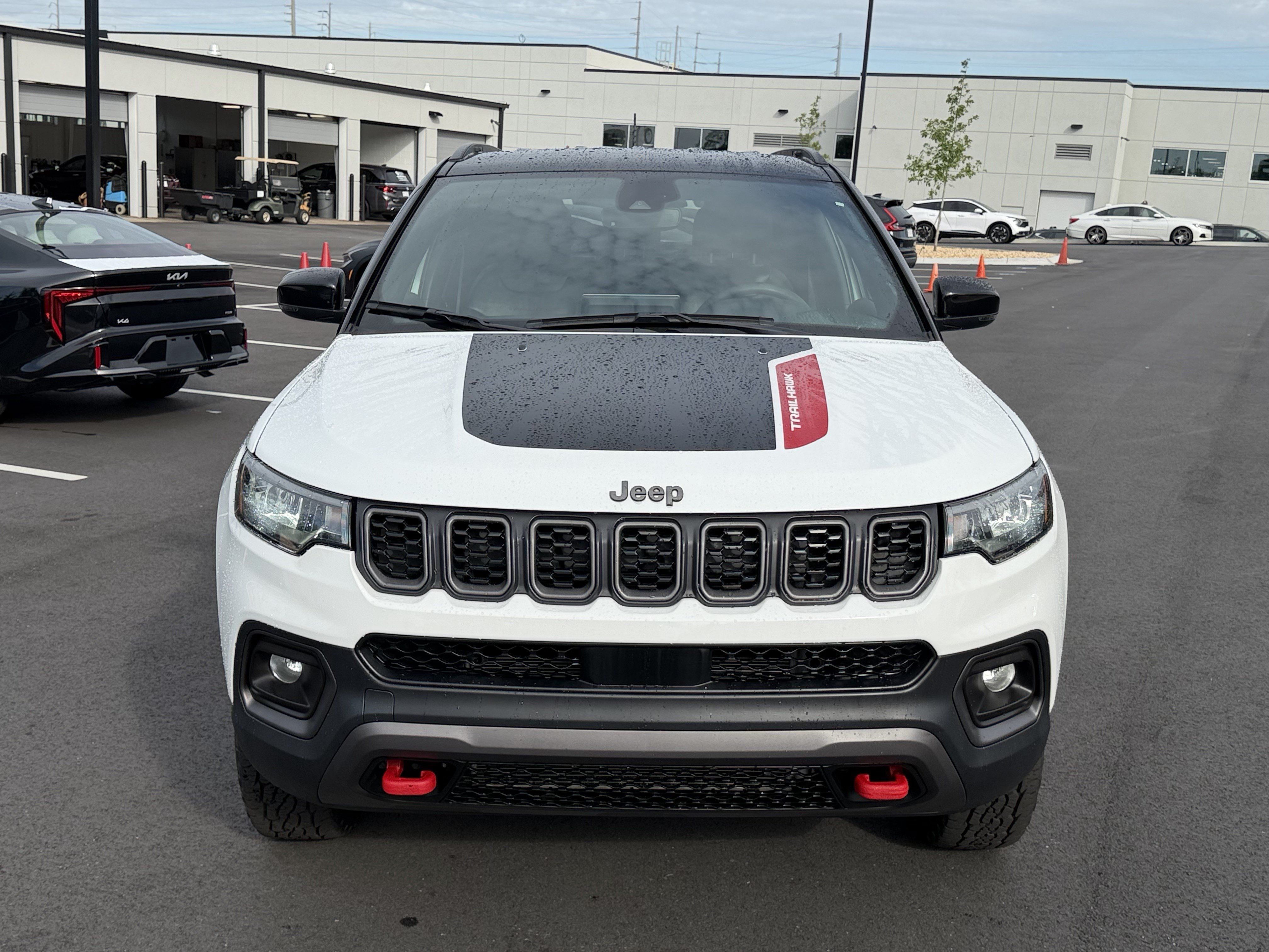 Used 2024 Jeep Compass Trailhawk AWD/4WD image 2
