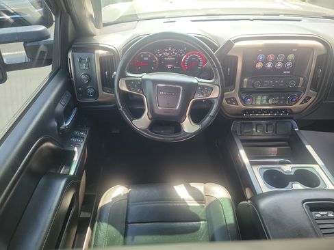 Used 2016 GMC Sierra 2500 Denali w/ Duramax Plus Package AWD/4WD image 10