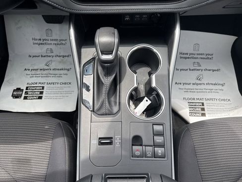 Certified 2025 Toyota Highlander LE FWD image 24